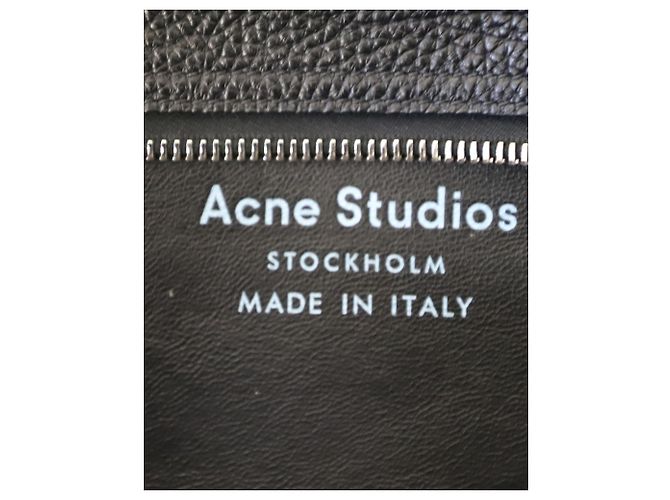 Bolsa Clutch Acne Studios em Couro Preto - vista 6