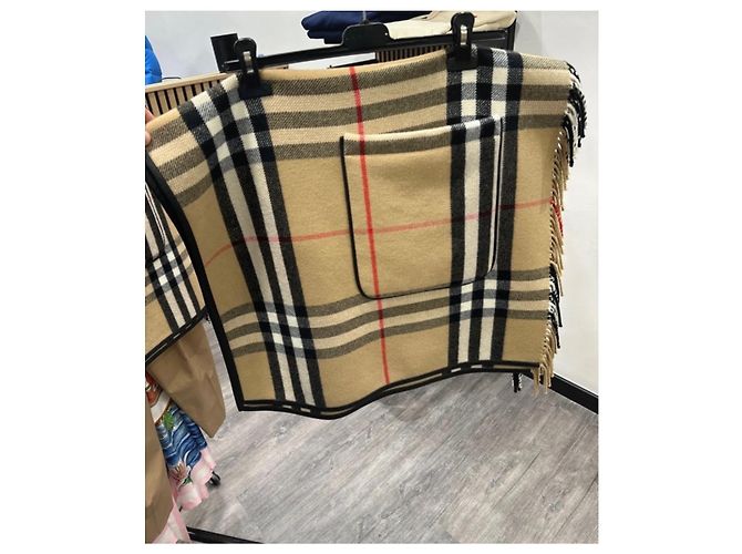Burberry Capa xadrez de lã e caxemira com capuz em bege arquivo Camelo - vista 10