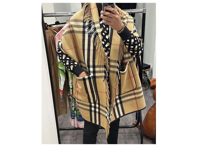 Burberry Capa xadrez de lã e caxemira com capuz em bege arquivo Camelo - vista 11