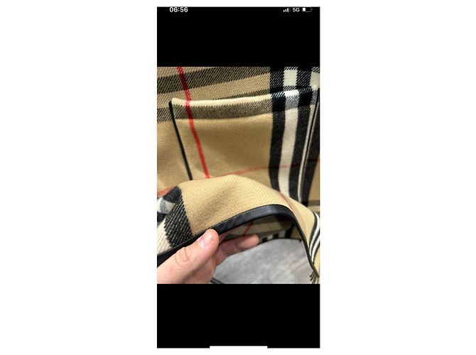 Burberry Capa xadrez de lã e caxemira com capuz em bege arquivo Camelo - vista 7
