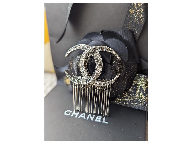 Chanel CC B15Forcina per capelli in cristallo argento con logo C Dubai Moon Collection - vista 12