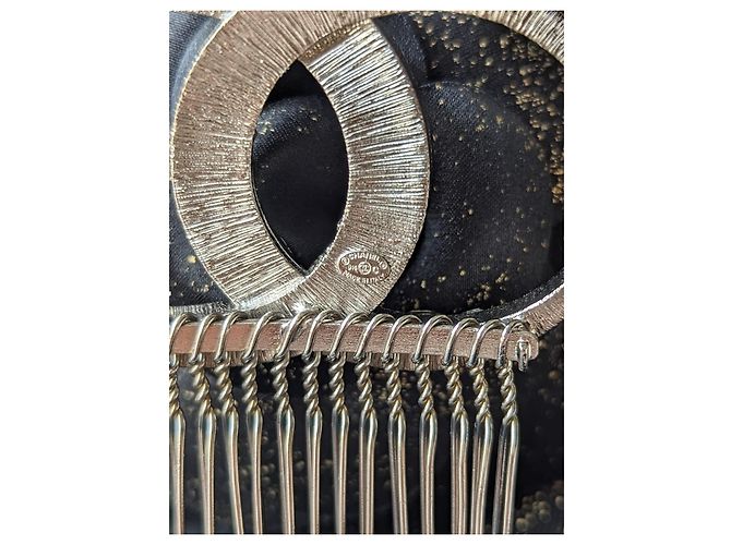 Chanel CC B15Forcina per capelli in cristallo argento con logo C Dubai Moon Collection - vista 13