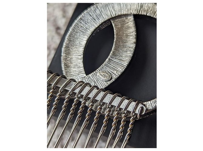 Chanel CC B15Forcina per capelli in cristallo argento con logo C Dubai Moon Collection - vista 5