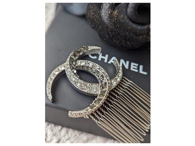 Chanel CC B15Forcina per capelli in cristallo argento con logo C Dubai Moon Collection - vista 6