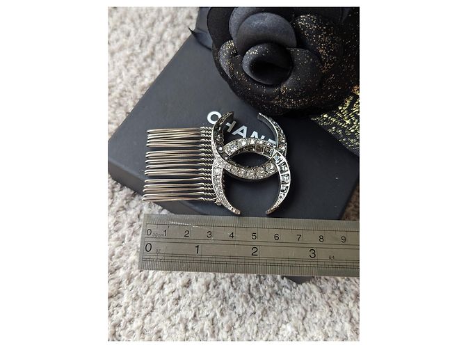 Chanel CC B15Forcina per capelli in cristallo argento con logo C Dubai Moon Collection - vista 9