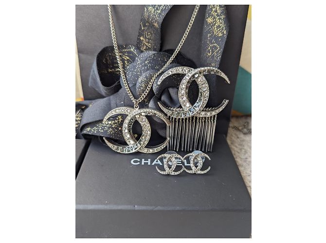 Chanel CC B15C Dubai Crescent Moon Logo SHW RARE orecchini con collana Argento - vista 4