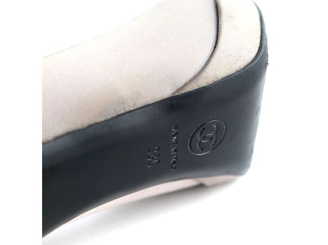 CHANEL - Perlenpumps (Größe 38) Grau - Ansicht 6