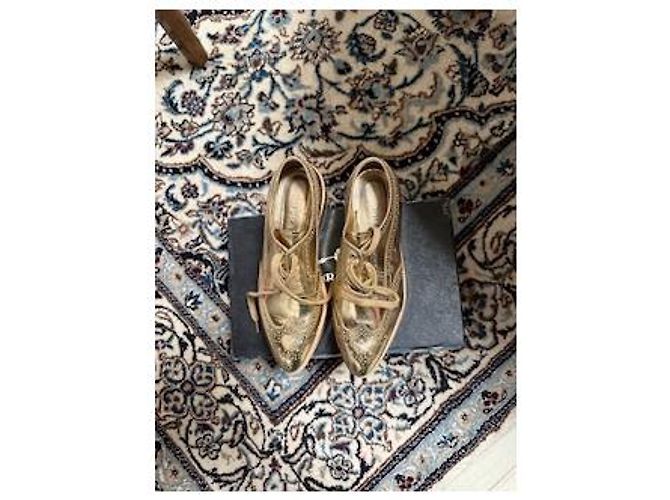 Derbies Prada en cuir doré - vue 2