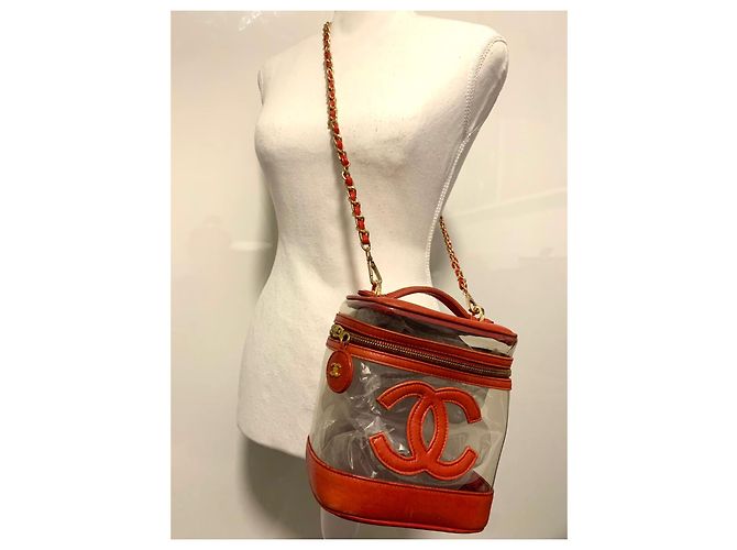 Borsa Chanel Vinly in pelle rossa Rosso - vista 2