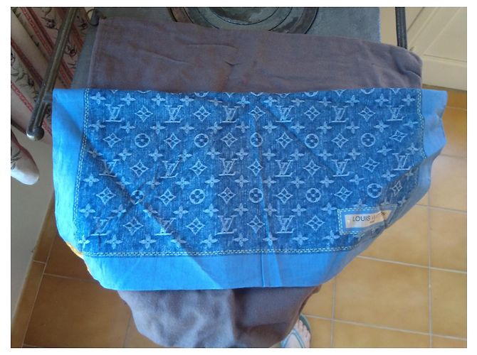 Foulard Louis Vuitton quadrato in cotone blu denim - vista 3