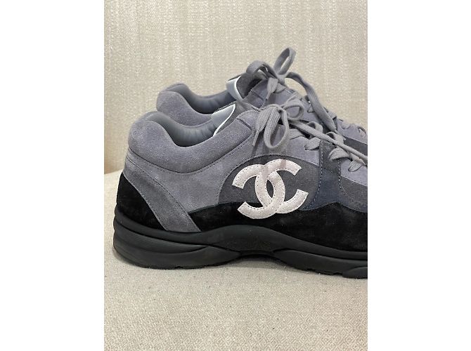 CHANEL Sneaker T.EU 45 Wildleder- Grau - Ansicht 2