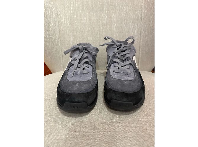 CHANEL Sneaker T.EU 45 Wildleder- Grau - Ansicht 3