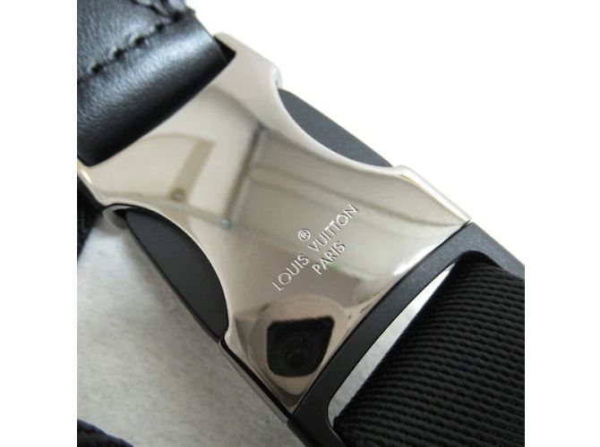 Bumbag Louis Vuitton Riñonera Monogram Eclipse Discovery PM M46035 Negro - vista 10