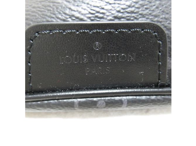 Bumbag Louis Vuitton Riñonera Monogram Eclipse Discovery PM M46035 Negro - vista 7