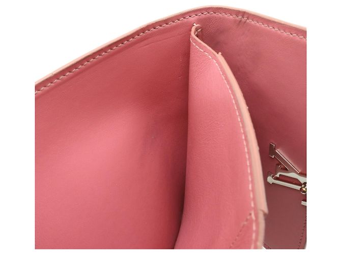 Louis Vuitton Capucines Negro - vista 7