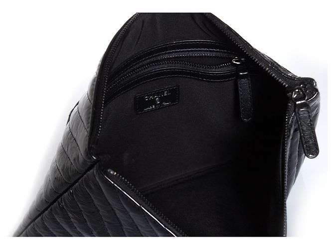 Chanel, estuche O con cremallera chevron de charol Negro - vista 6
