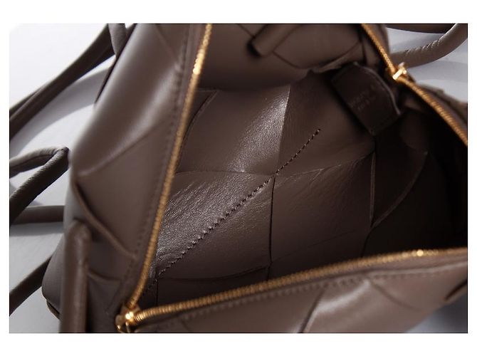Bottega Veneta, Mini Cassette Camera Bag Marrone - vista 10