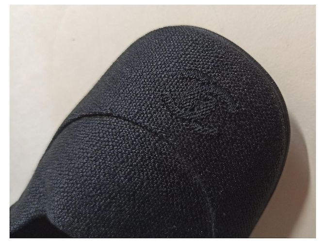 Décolleté Chanel in pelle nera con ricamo CC Nero - vista 3