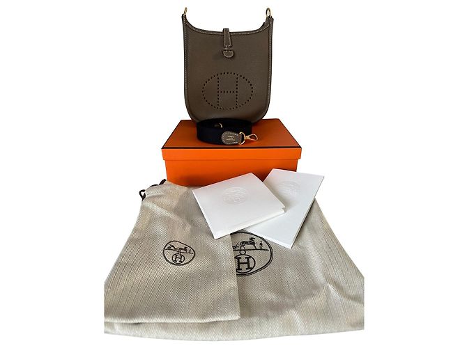 Hermès Evelyne TPM 16 en Cuir Clémence Marron 'Etoupe' - vue 4