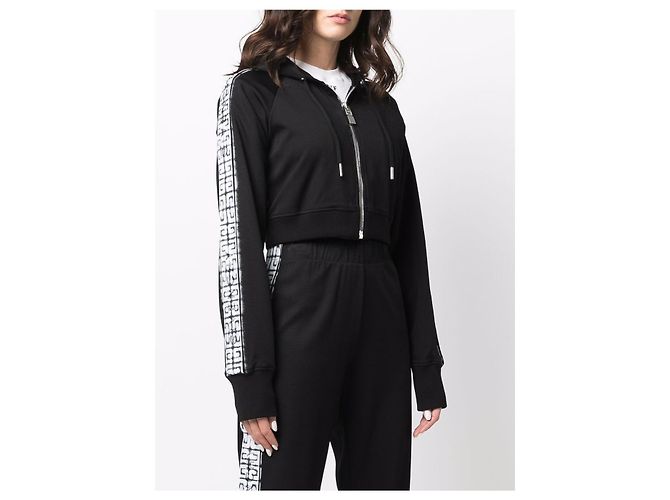 ETIQUETA DE CAMISOLA CURTA GIVENCHY 4G CHITO PRETO COM CAPUZ E ZIP. - vista 2