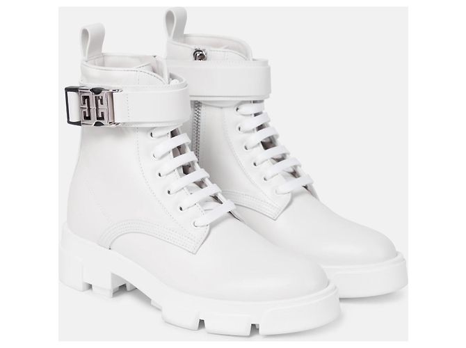 BOTAS TERRA GIVENCHY EM COURO BRANCO. - vista 2