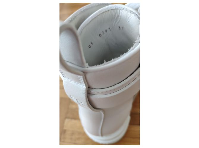 BOTAS TERRA GIVENCHY EM COURO BRANCO. - vista 8