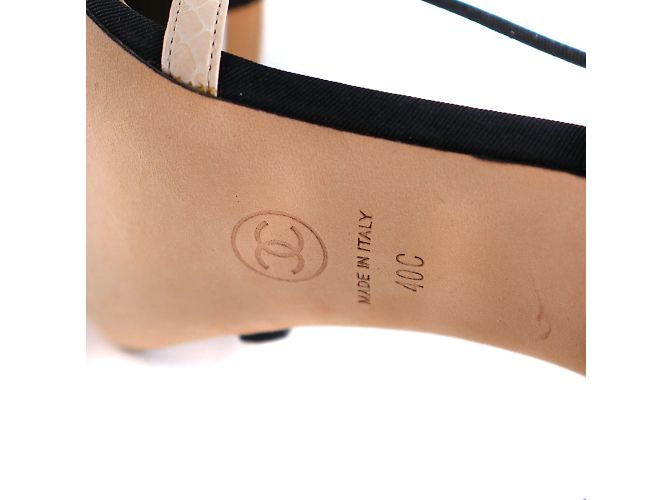 CHANEL - Lederpumps (Größe 40) Schwarz - Ansicht 6