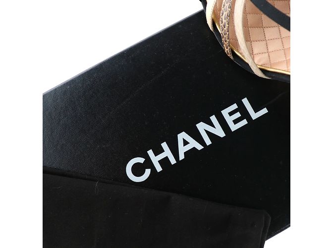 CHANEL - Lederpumps (Größe 40) Schwarz - Ansicht 7