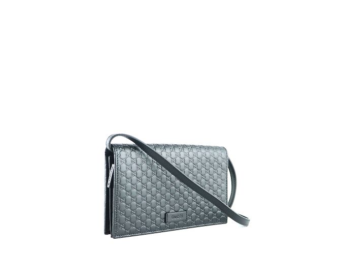 GUCCI - Borsa a spalla in pelle con logo GG in rilievo Nero - vista 2