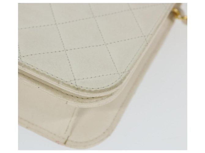 CHANEL Borsa a tracolla con catena Matelasse Pelle di agnello bianca CC Auth 57353 Bianco - vista 10
