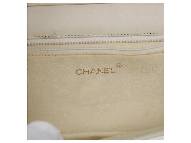 CHANEL Borsa a tracolla con catena Matelasse Pelle di agnello bianca CC Auth 57353 Bianco - vista 17