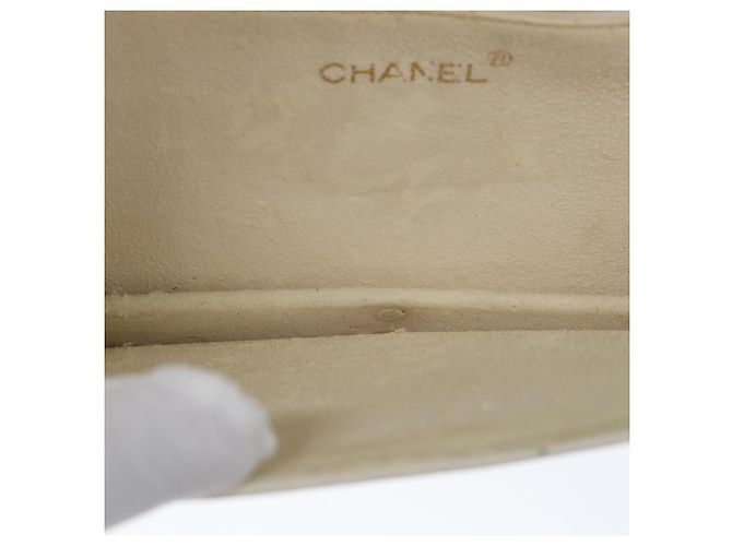 CHANEL Borsa a tracolla con catena Matelasse Pelle di agnello bianca CC Auth 57353 Bianco - vista 18