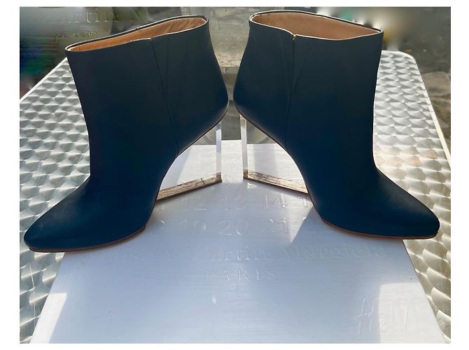 Stivaletti Maison Martin Margiela Invisible Wedge Pump Pelle Nera - vista 3