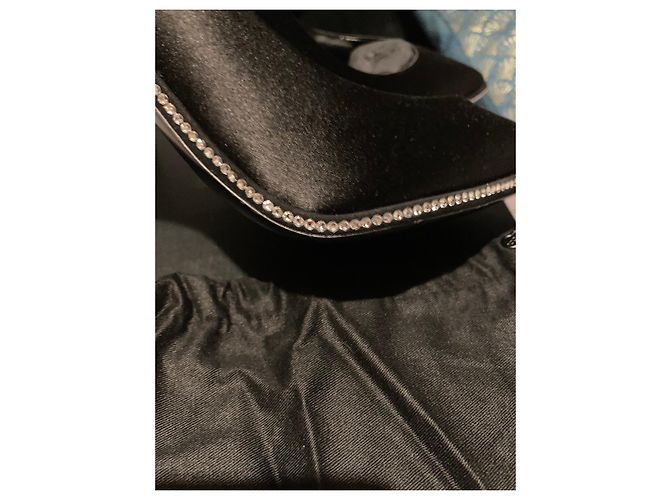 Décolleté Yves Saint Laurent in seta neri con strass Swarovski - vista 7