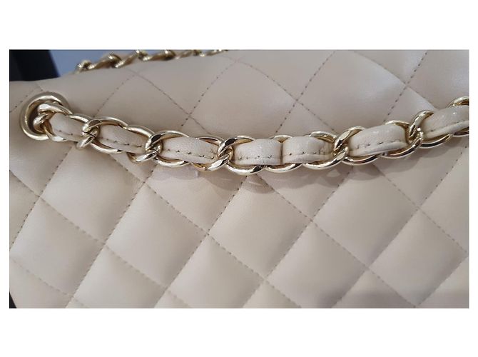 Bolsa Chanel Classic Flap Bege em Couro Acolchoado Dourado - vista 10