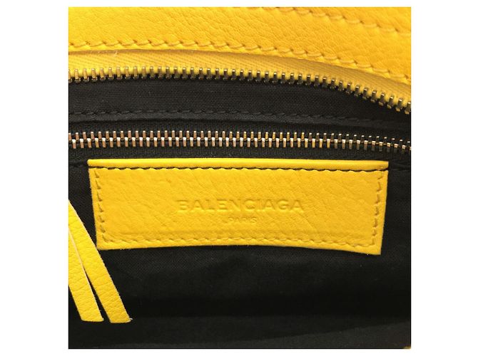 City Balenciaga Classic - vista 6