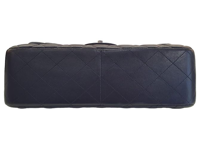 Chanel Jumbo bolsa de pele de cordeiro acolchoada azul marinho - vista 3