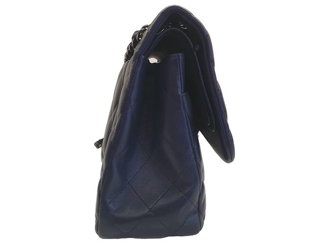 Chanel Jumbo bolsa de pele de cordeiro acolchoada azul marinho - vista 4
