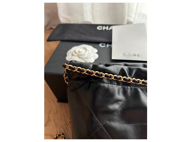 Borsa a mano Chanel 22 Mini in pelle di vitello nera Nero - vista 2
