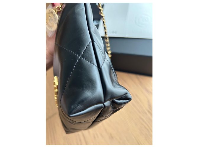 Borsa a mano Chanel 22 Mini in pelle di vitello nera Nero - vista 5