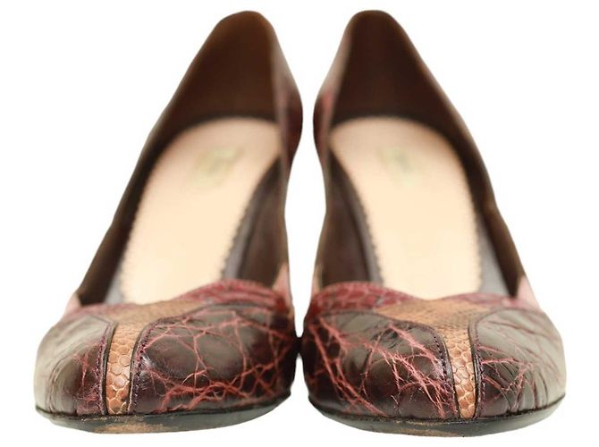 Prada Décolleté con tacco tondo in pelle goffrata rettile marrone bordeaux 37 - vista 3