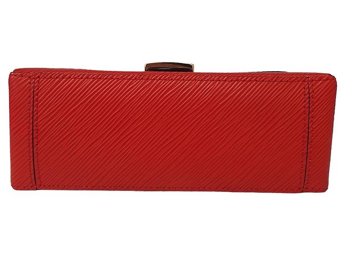 Borsa Louis Vuitton Locky BB in pelle Epi rossa Rosso - vista 3