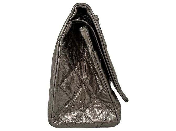 Chanel 2.55 Maxi em pele de cordeiro acolchoada bronze - vista 2