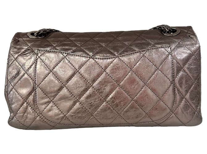 Chanel 2.55 Maxi em pele de cordeiro acolchoada bronze - vista 8