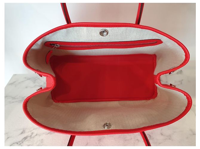 Garden Borsa Hermès Herbag 31 in pelle e tessuto rosso - vista 10
