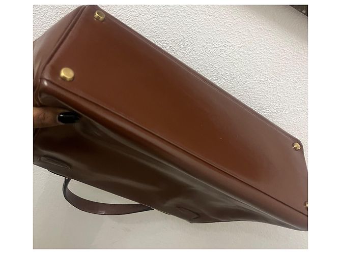 Borsa Hermès Kelly 32 in pelle vernice marrone scuro - vista 6