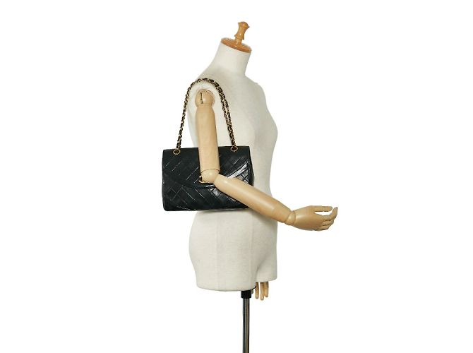 Chanel Bolsa de corrente de couro acolchoado CC com aba Preto - vista 10