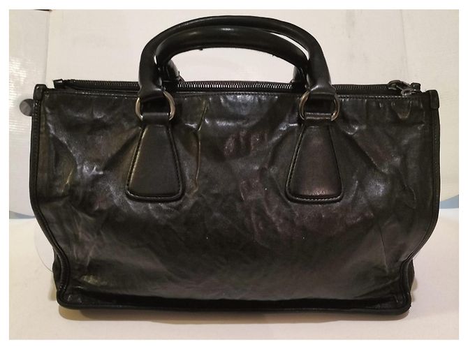 Prada Handtasche aus schwarzem Leder - Ansicht 6