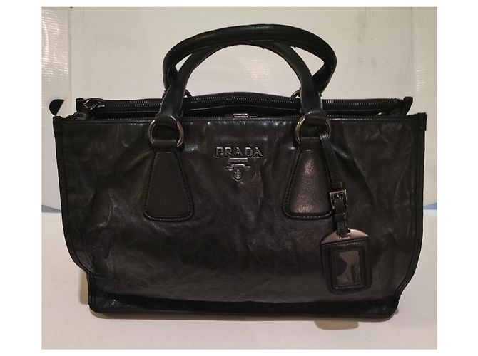 Prada Handtasche aus schwarzem Leder - Ansicht 7