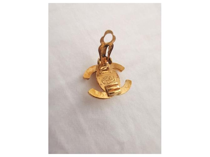 Orecchini vintage Chanel Turnlock D'oro - vista 3
